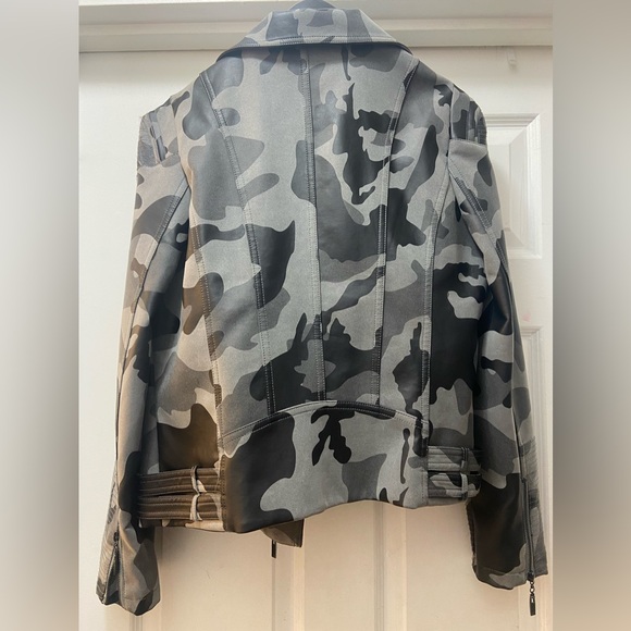 NWOT‼️‼️ Ladies Faux Leather Jacket ‼️ Final Sale review all photos! - Picture 5 of 12